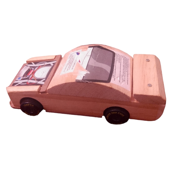 Pinewood pine car pull back - Picture 3 of 5